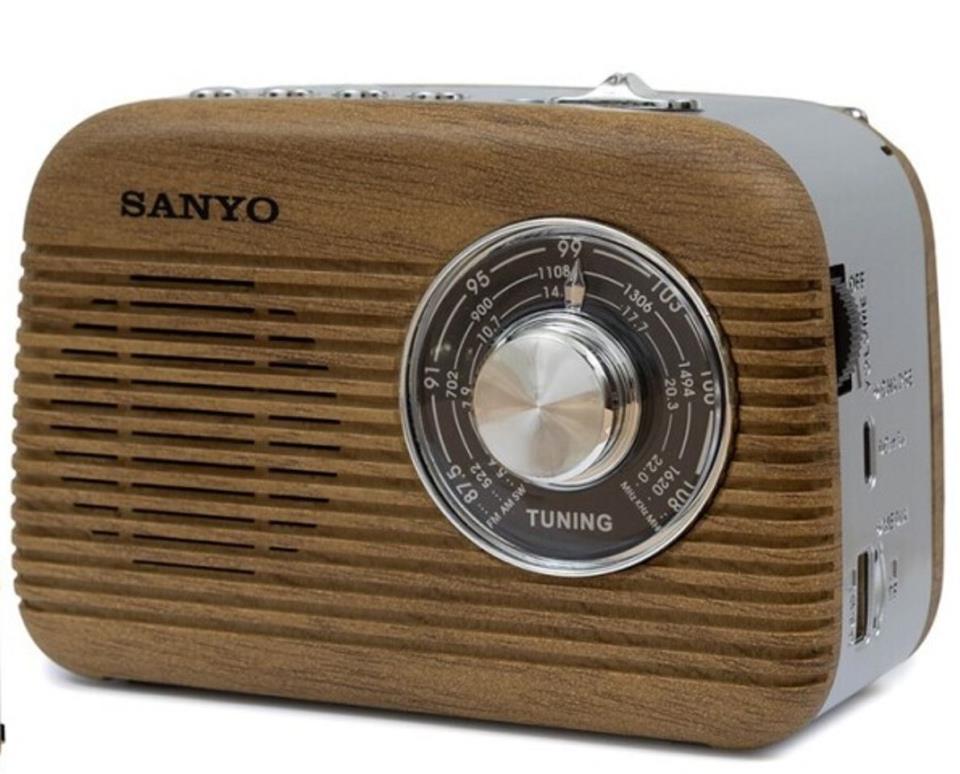 RADIKO RETRO SANYO MARRON PEQUEÑA