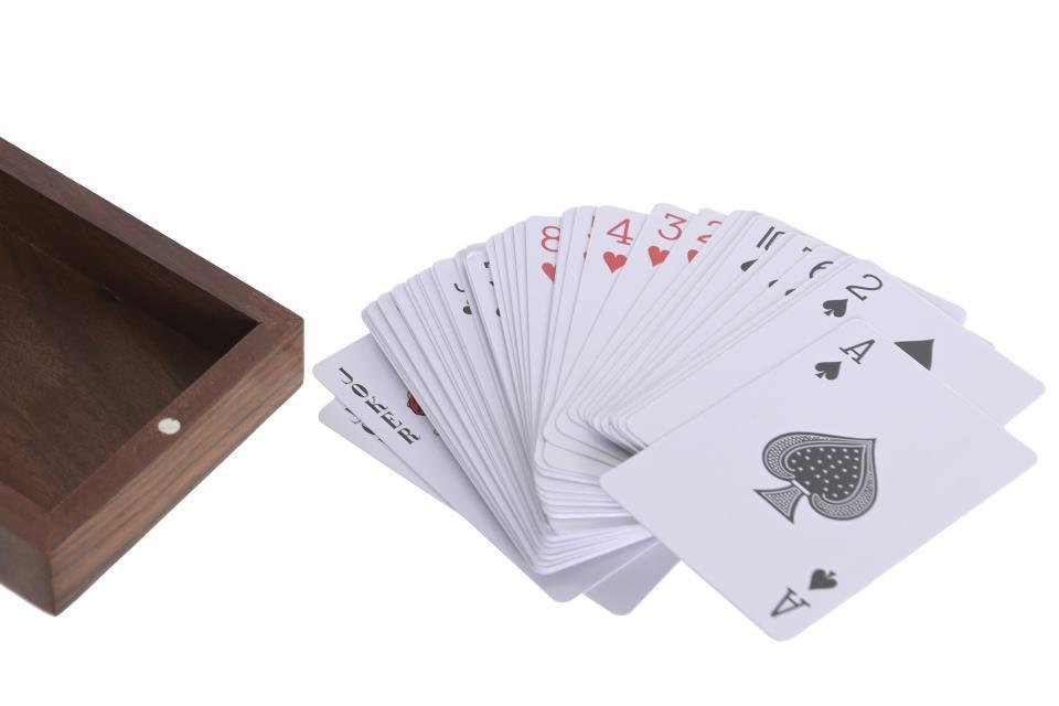 CARTAS CAJA MADERA FRENTE METAL REY DE PICAS